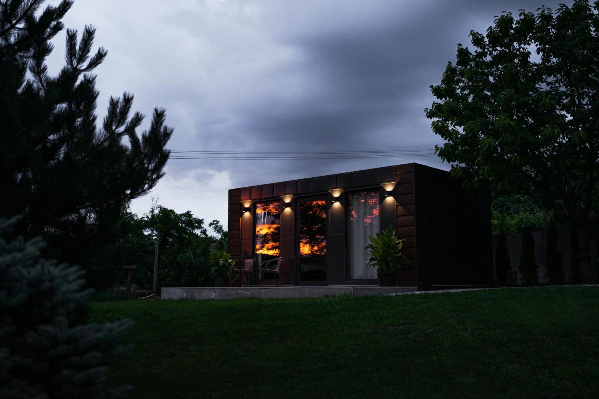 Апартаменти Tiny House Mezi Sklepy Kobyli Екстер'єр фото